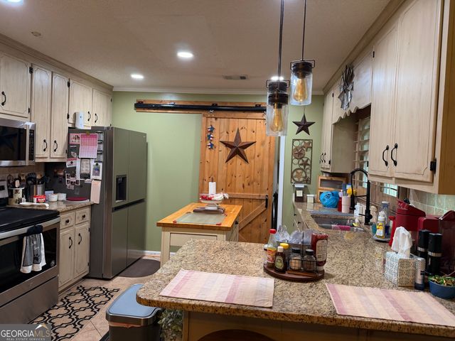 85 Cotton Bend, Cartersville, GA 30120
