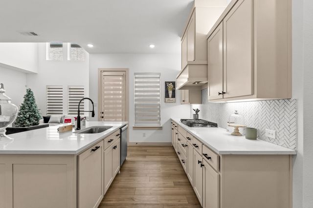 9540 Hedge Street, Frisco, TX 75034