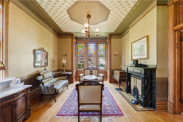 1001 Glenshaw Ave, Shaler, PA 15116