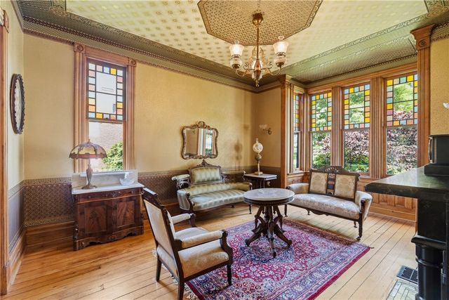 1001 Glenshaw Ave, Shaler, PA 15116
