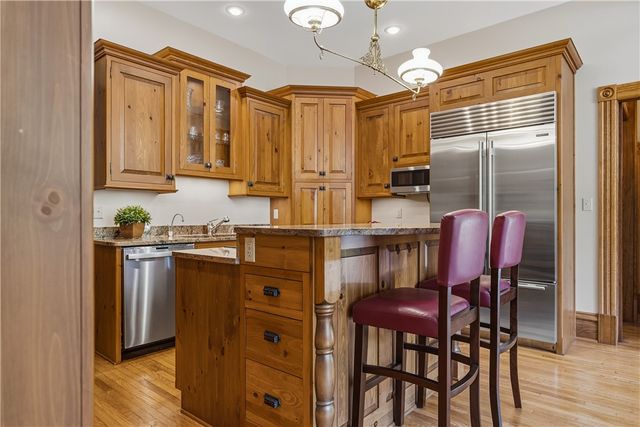 1001 Glenshaw Ave, Shaler, PA 15116