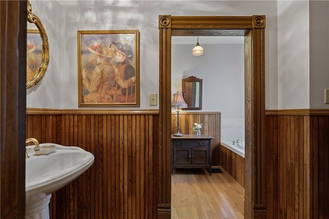 1001 Glenshaw Ave, Shaler, PA 15116