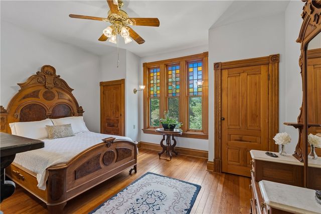1001 Glenshaw Ave, Shaler, PA 15116