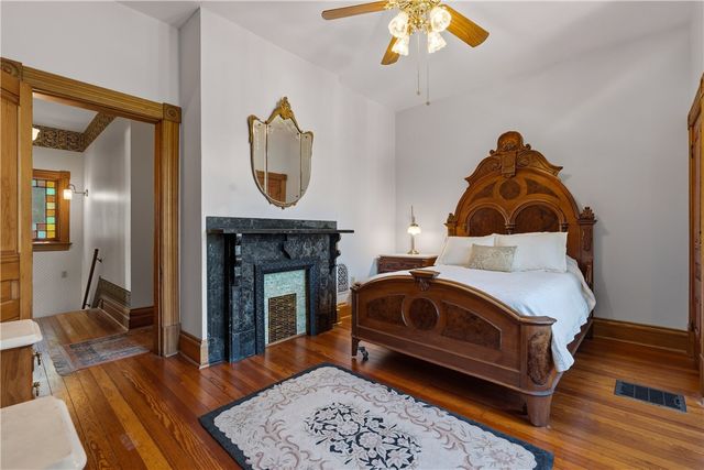 1001 Glenshaw Ave, Shaler, PA 15116