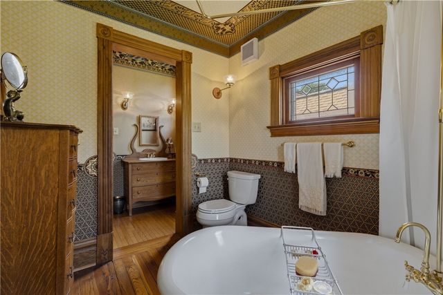1001 Glenshaw Ave, Shaler, PA 15116