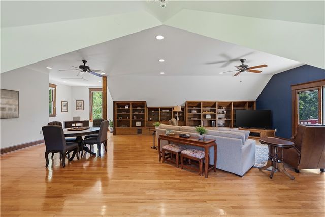 1001 Glenshaw Ave, Shaler, PA 15116