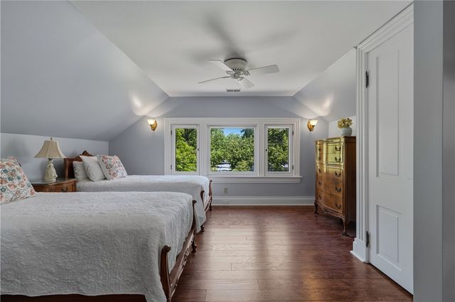 1001 Glenshaw Ave, Shaler, PA 15116