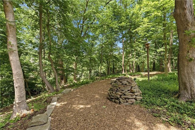 1001 Glenshaw Ave, Shaler, PA 15116