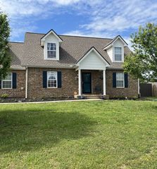 106 Centerrock Dr, Christiana, TN 37037