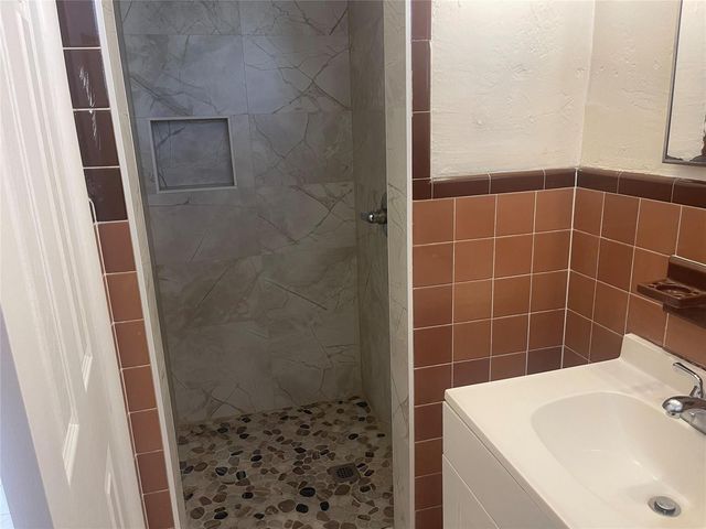 1727 DEWEY Street 3, Hollywood, FL 33020