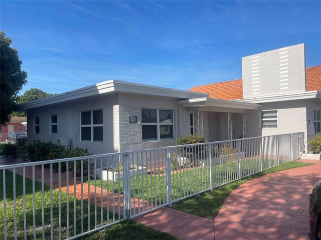 1727 DEWEY Street 3, Hollywood, FL 33020