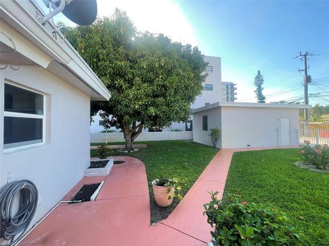1727 DEWEY Street 3, Hollywood, FL 33020
