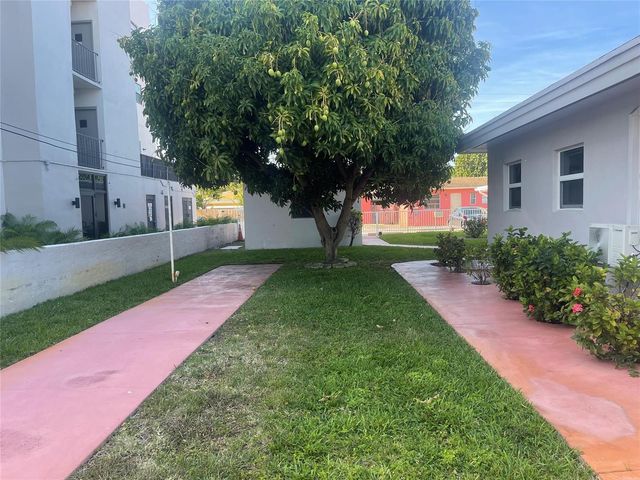 1727 DEWEY Street 3, Hollywood, FL 33020