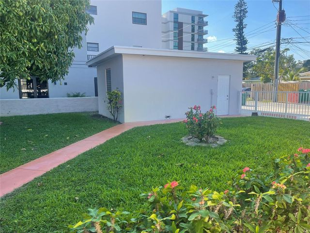 1727 DEWEY Street 3, Hollywood, FL 33020