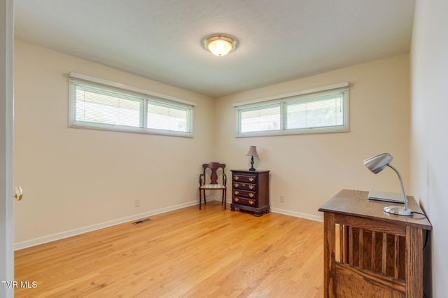 912 Spring Valley Drive, Kingsport, TN 37660