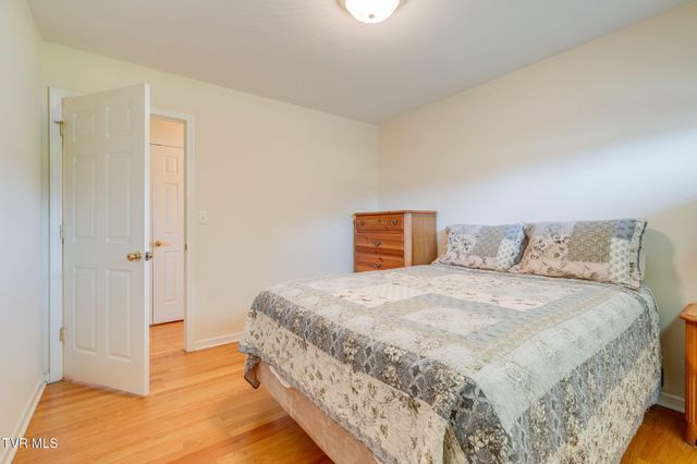 912 Spring Valley Drive, Kingsport, TN 37660