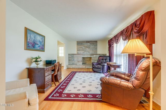 912 Spring Valley Drive, Kingsport, TN 37660