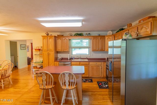 912 Spring Valley Drive, Kingsport, TN 37660