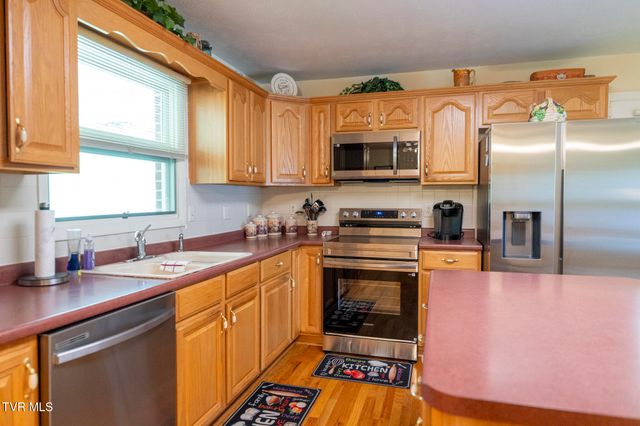912 Spring Valley Drive, Kingsport, TN 37660
