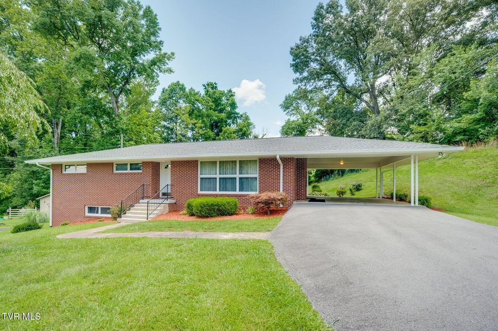 912 Spring Valley Drive, Kingsport, TN 37660