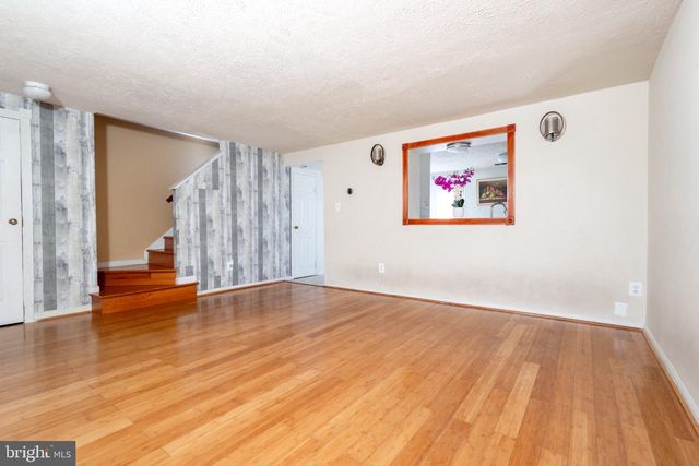 7467 LONE STAR RD, Lorton, VA 22079