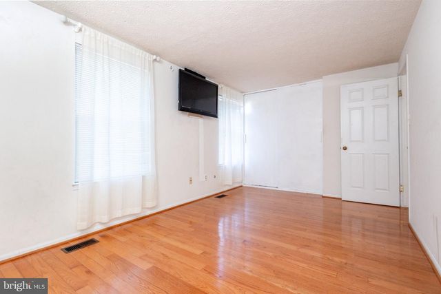 7467 LONE STAR RD, Lorton, VA 22079