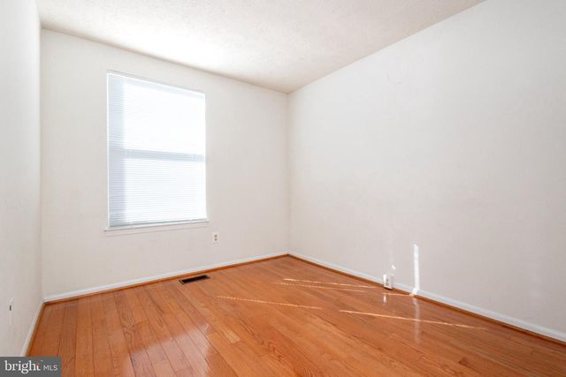 7467 LONE STAR RD, Lorton, VA 22079