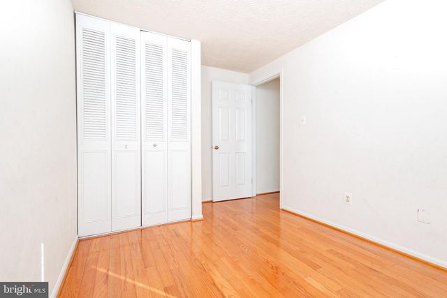 7467 LONE STAR RD, Lorton, VA 22079