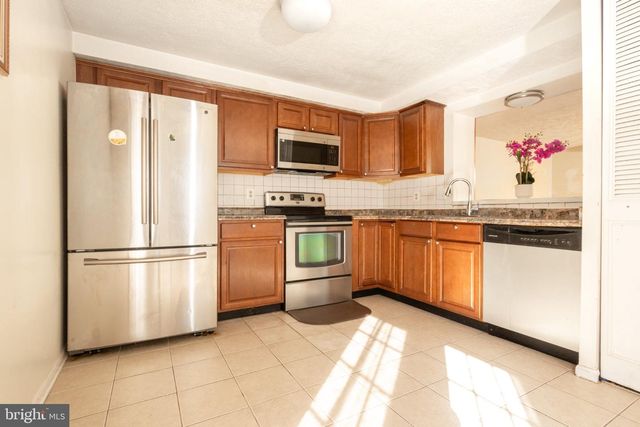7467 LONE STAR RD, Lorton, VA 22079