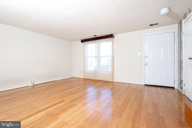 7467 LONE STAR RD, Lorton, VA 22079