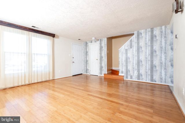 7467 LONE STAR RD, Lorton, VA 22079