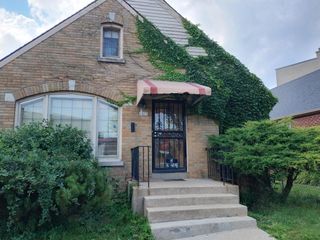 4419 N 28th STREET, Milwaukee, WI 53209