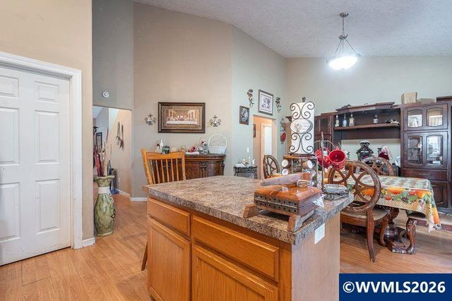 4388 Hearth St NE, Salem, OR 97305