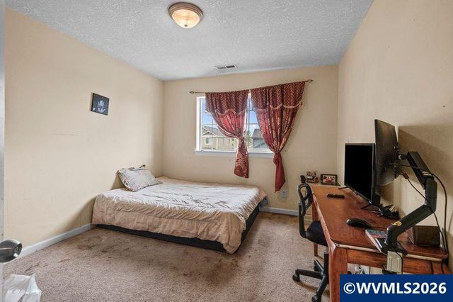 4388 Hearth St NE, Salem, OR 97305