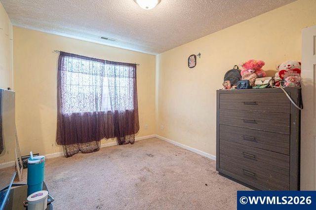 4388 Hearth St NE, Salem, OR 97305