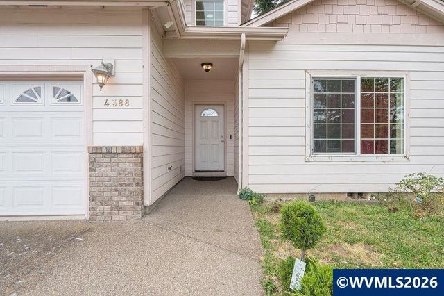 4388 Hearth St NE, Salem, OR 97305