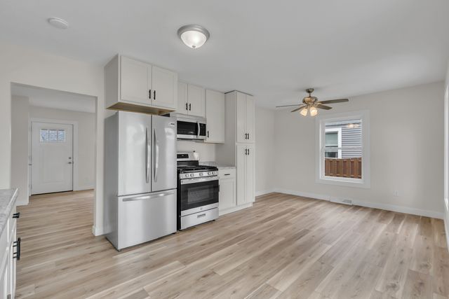 4 Riverview Lane, Bettendorf, IA 52722