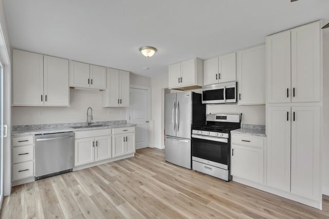 4 Riverview Lane, Bettendorf, IA 52722