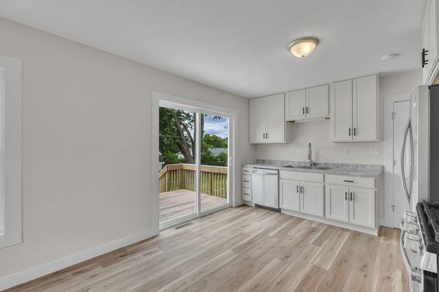 4 Riverview Lane, Bettendorf, IA 52722