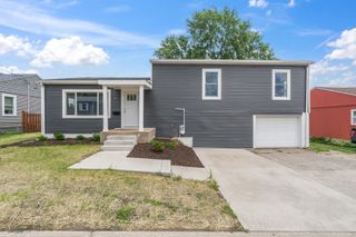 4 Riverview Lane, Bettendorf, IA 52722