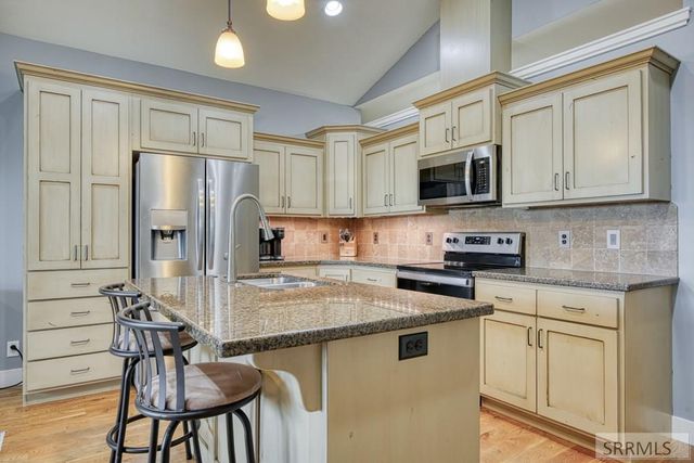 6349 Tower Castle Loop, Ammon, ID 83406