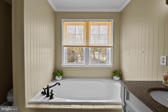 2532 KNOB HILL RD, York, PA 17403