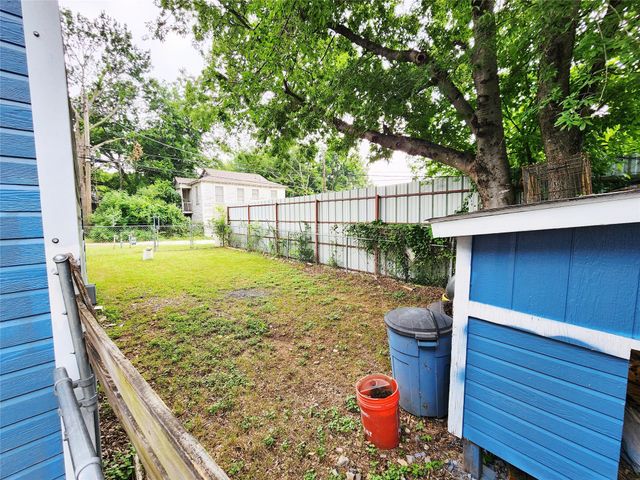 2908 Wilkinson Avenue, Fort Worth, TX 76103