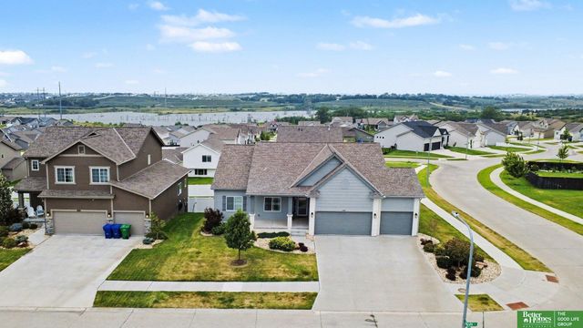 6420 N 168th Avenue, Omaha, NE 68116