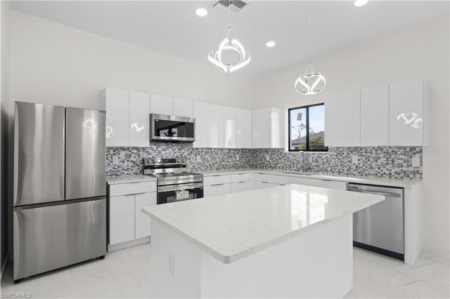 2810 NW 19th AVE, Cape Coral, FL 33993