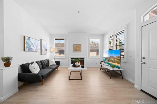 900 Solvay Aisle, Irvine, CA 92606