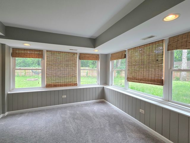 132 W 4th Avenue, New Lenox, IL 60451