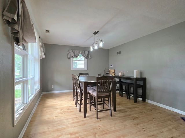 132 W 4th Avenue, New Lenox, IL 60451