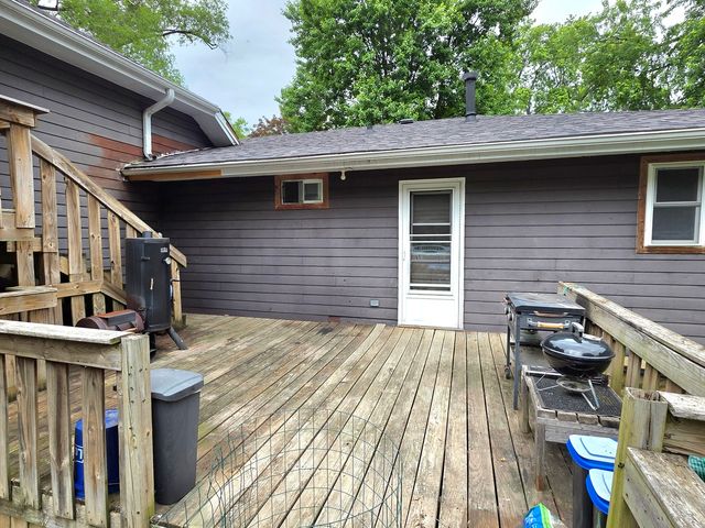132 W 4th Avenue, New Lenox, IL 60451