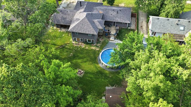 132 W 4th Avenue, New Lenox, IL 60451